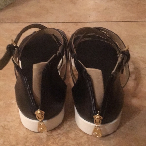 Guess sandals - Picture 3 of 5